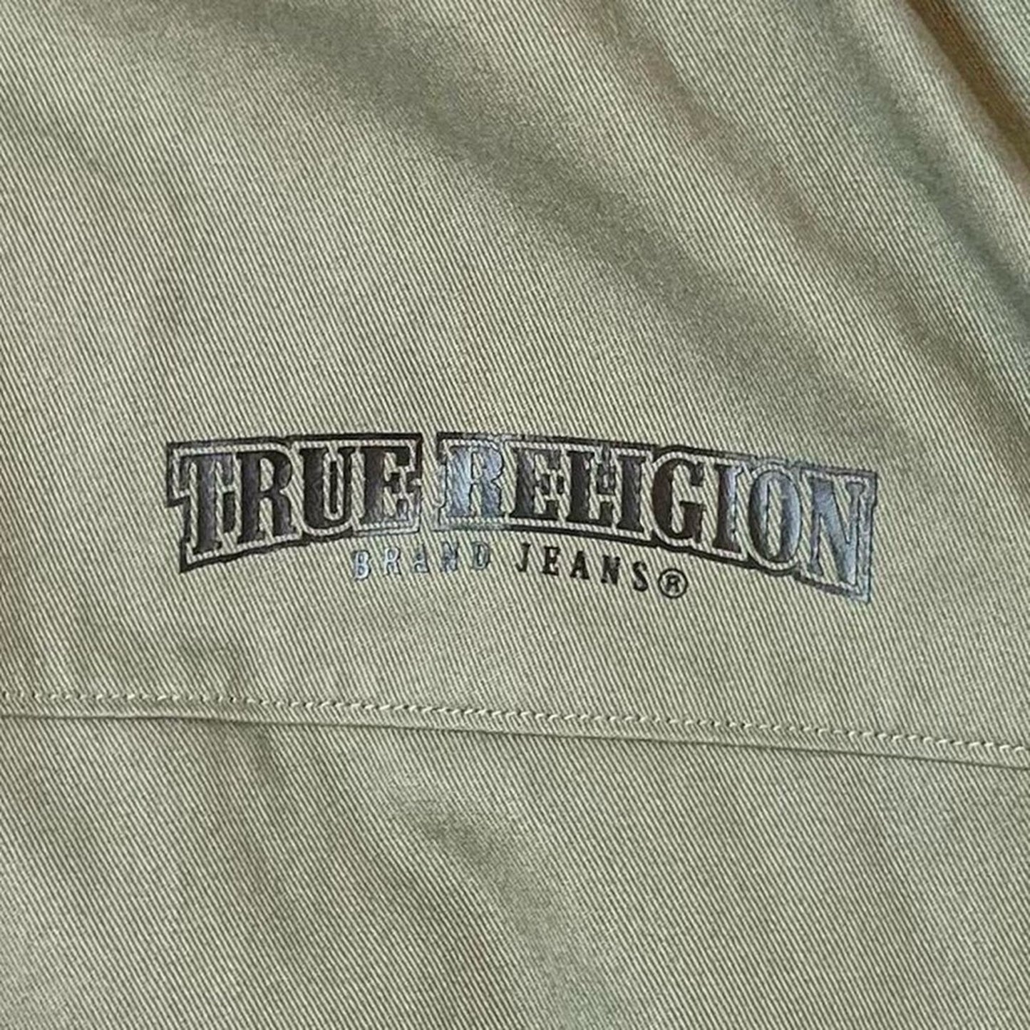 True Religion HS Twill Jacket in Kalamata Green – Men’s Size M – Graphic Back Utility Jacket (NWT)