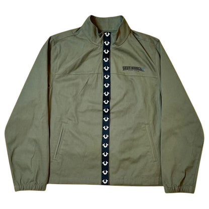 True Religion HS Twill Jacket in Kalamata Green – Men’s Size M – Graphic Back Utility Jacket (NWT)
